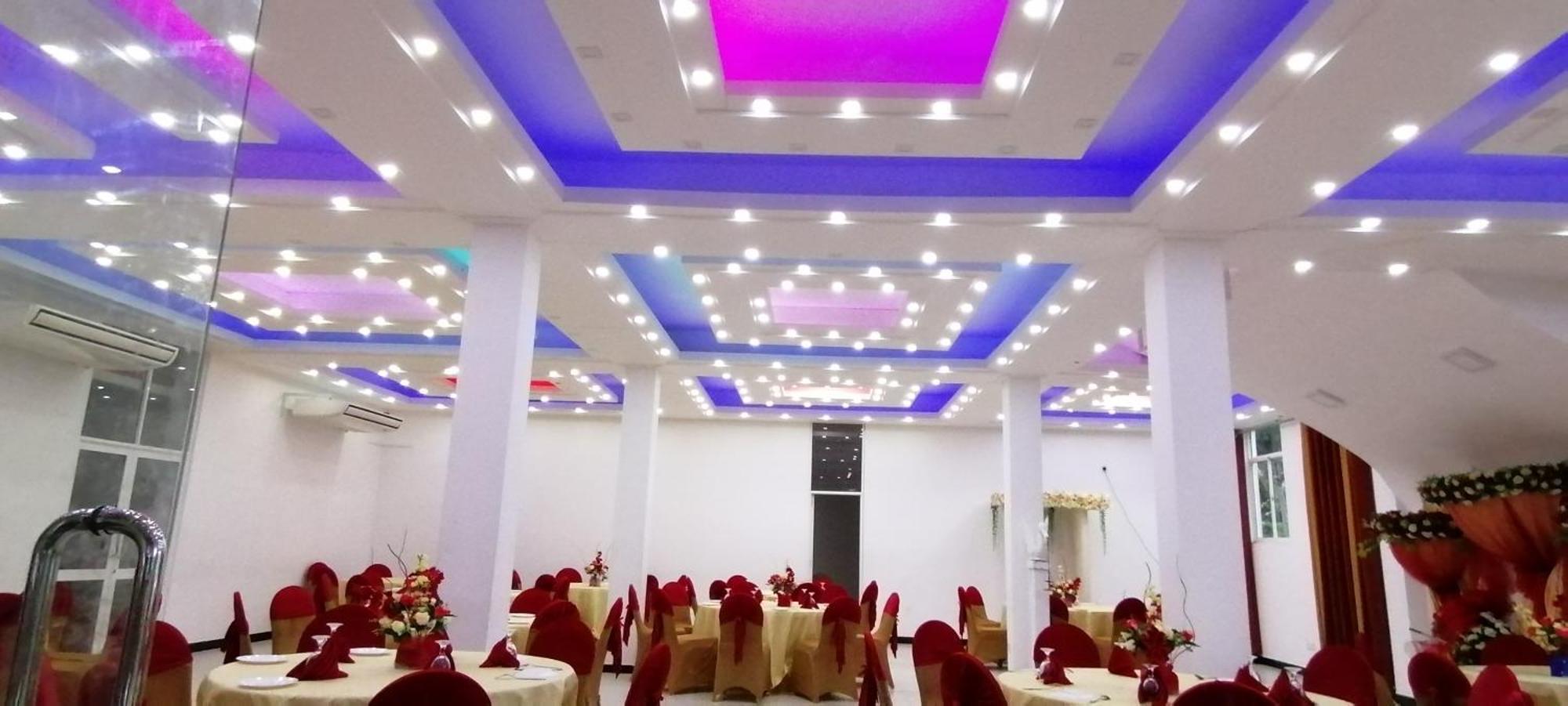 Avanya Hotel And Reception Hall Angunakolapelessa 外观 照片