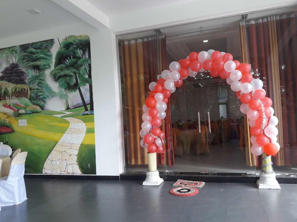 Avanya Hotel And Reception Hall Angunakolapelessa 外观 照片